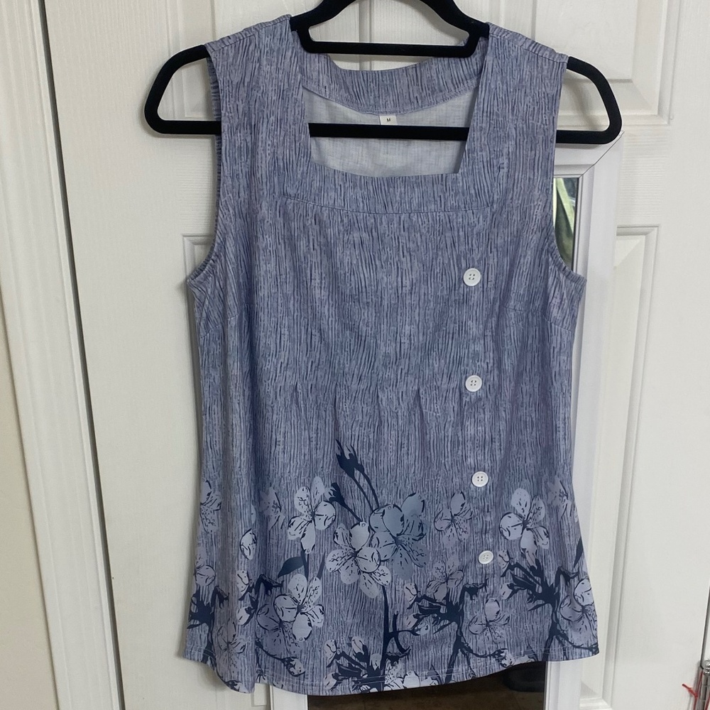 NWOT - Tank Top style top (M)
